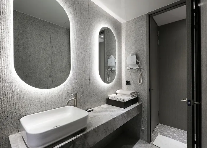 Hotel The Designers Jongro 3*